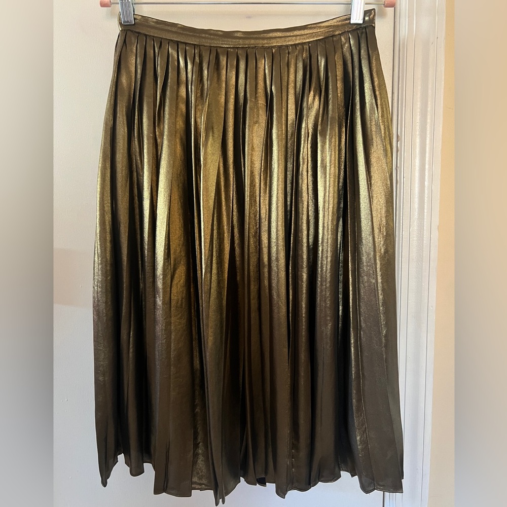 ANN TAYLOR Gold Metallic Pleated Skirt